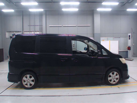 2010 Nissan Serena CC25[2]