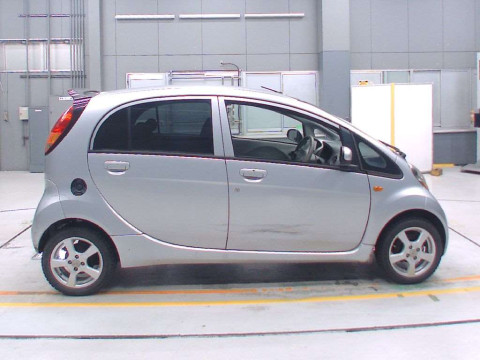 2010 Mitsubishi i HA1W[2]