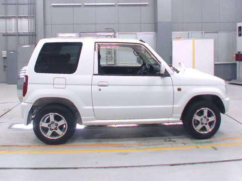 2008 Mitsubishi Pajero Mini H58A[2]