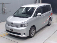 2007 Toyota Voxy