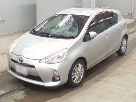 2013 Toyota Aqua NHP10[0]