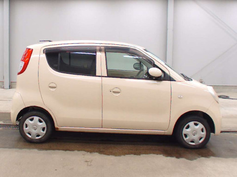 2010 Nissan Moco MG22S[2]