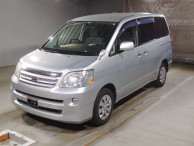 2006 Toyota Noah