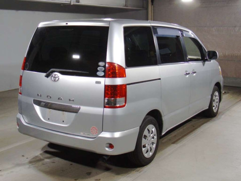 2006 Toyota Noah AZR60G[1]