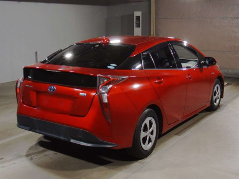 2016 Toyota Prius ZVW50[1]