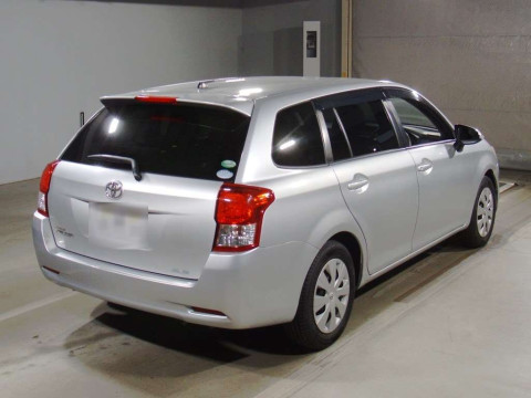 2013 Toyota Corolla Fielder NZE161G[1]