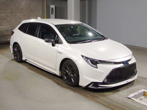 2020 Toyota Corolla Touring Wagon ZWE211W[2]