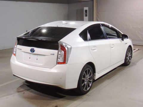 2013 Toyota Prius ZVW30[1]