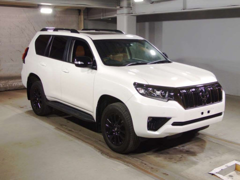 2022 Toyota Land Cruiser Prado GDJ150W[2]