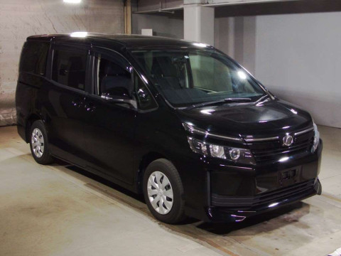 2014 Toyota Voxy ZRR80G[2]