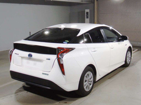 2018 Toyota Prius ZVW51[1]