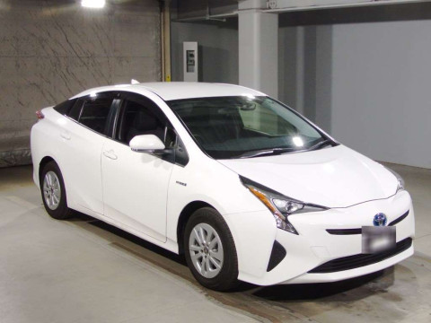 2018 Toyota Prius ZVW51[2]