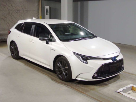 2020 Toyota Corolla Touring Wagon ZWE211W[2]