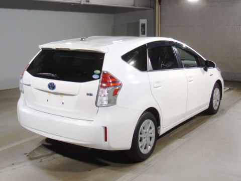 2019 Toyota Prius alpha ZVW41W[1]