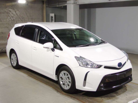 2019 Toyota Prius alpha ZVW41W[2]