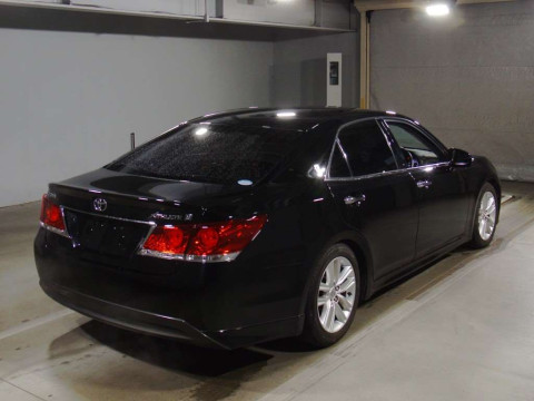 2014 Toyota Crown GRS210[1]