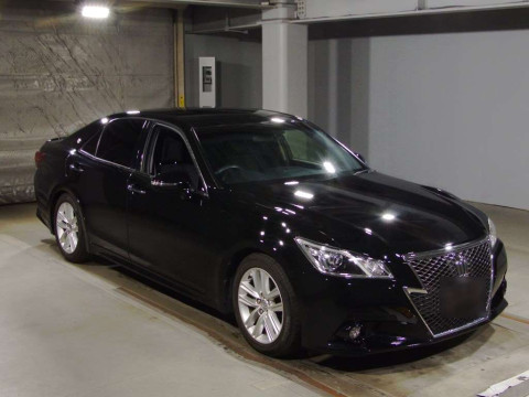 2014 Toyota Crown GRS210[2]