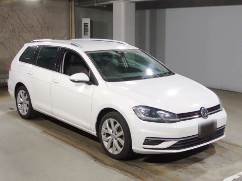 2017 Volkswagen Golf Variant AUCHP[2]