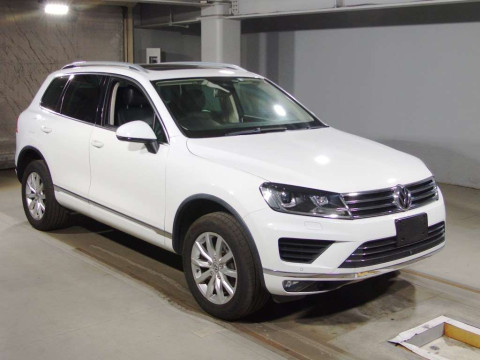 2016 Volkswagen Touareg 7PCGRA[2]