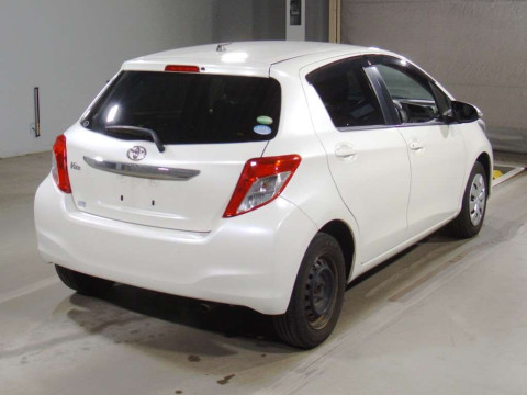 2013 Toyota Vitz NSP130[1]