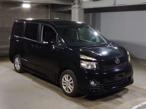 2010 Toyota Voxy ZRR70W[2]