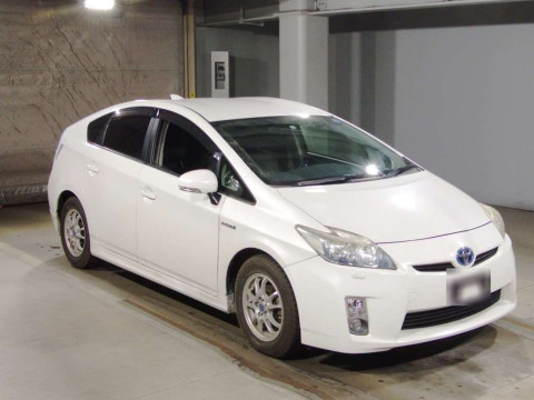 2011 Toyota Prius ZVW30[2]