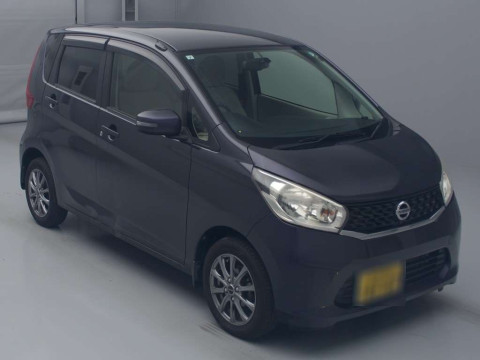 2013 Nissan DAYZ B21W[2]