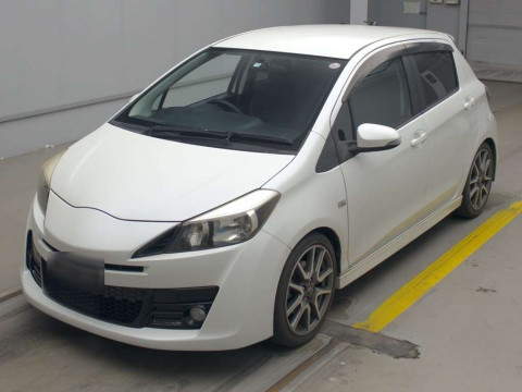 2011 Toyota Vitz NCP131[0]