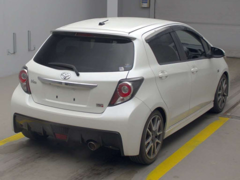 2011 Toyota Vitz NCP131[1]