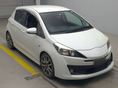 2011 Toyota Vitz NCP131[2]