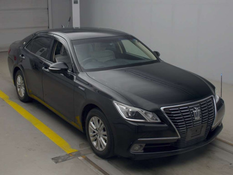 2014 Toyota Crown Hybrid AWS210[2]