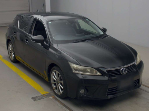 2013 Lexus CT ZWA10[2]