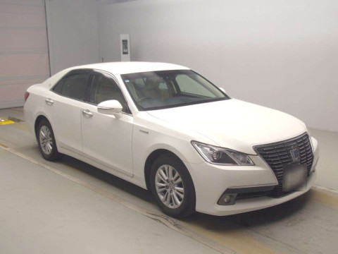 2015 Toyota Crown Hybrid AWS210[2]