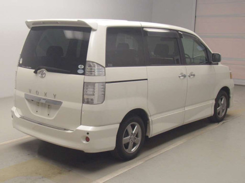 2006 Toyota Voxy AZR60G[1]