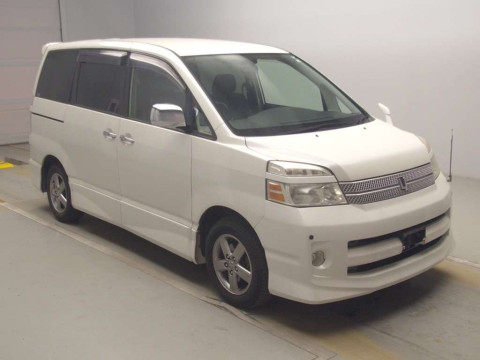 2006 Toyota Voxy AZR60G[2]