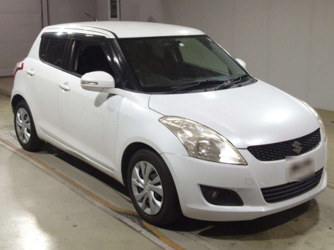 2012 Suzuki Swift ZC72S[2]