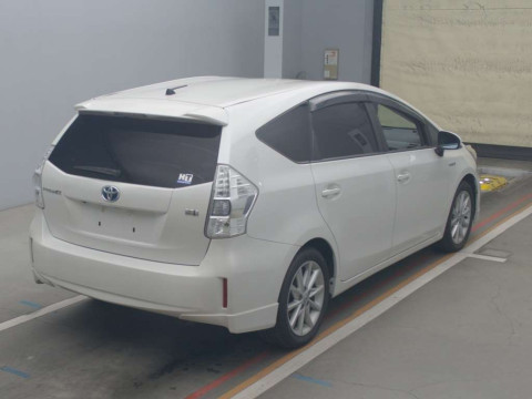 2012 Toyota Prius alpha ZVW41W[1]