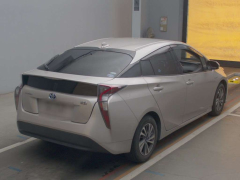 2016 Toyota Prius ZVW50[1]