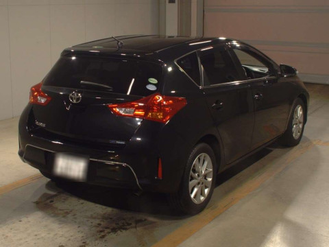 2013 Toyota Auris NZE181H[1]