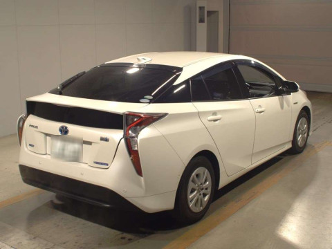 2017 Toyota Prius ZVW50[1]