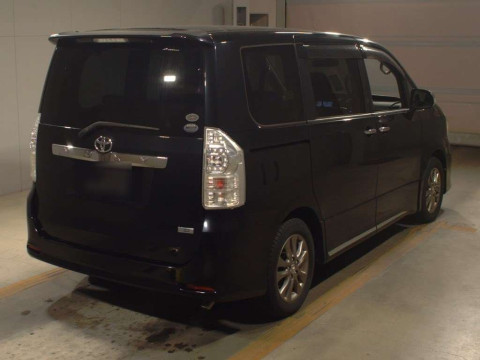 2012 Toyota Voxy ZRR70W[1]