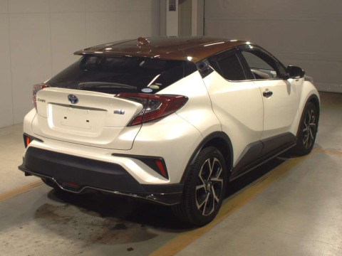 2019 Toyota C-HR ZYX10[1]