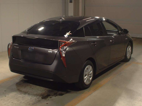 2017 Toyota Prius ZVW50[1]