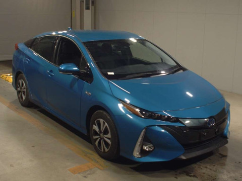 2022 Toyota Prius PHV ZVW52[2]