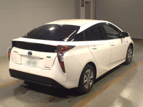 2017 Toyota Prius ZVW55[1]