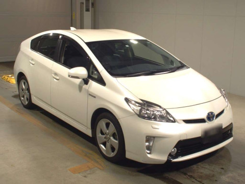 2014 Toyota Prius ZVW30[2]