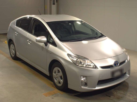 2011 Toyota Prius ZVW30[2]