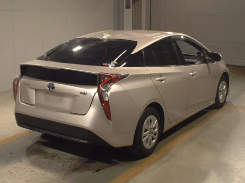 2016 Toyota Prius ZVW50[1]