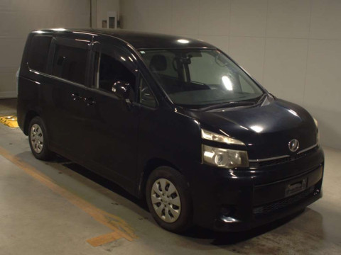 2010 Toyota Voxy ZRR70G[2]