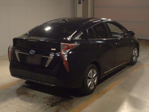 2016 Toyota Prius ZVW51[1]